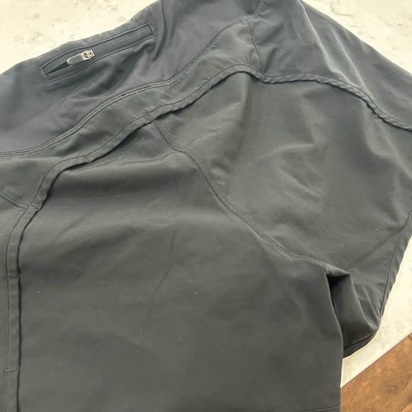 CRZ YOGA Mid Rise Women's Athletic Shorts - Picture 3 of 8